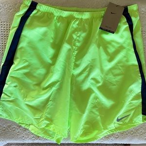 NEW NIKE 7” RUNNING SHORTS